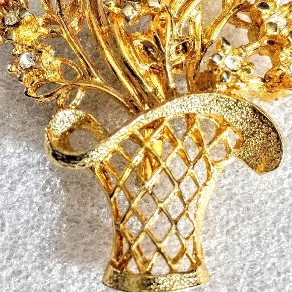 2" Gold Tone Crystal Flower Basket Brooch - Picture 4 of 6
